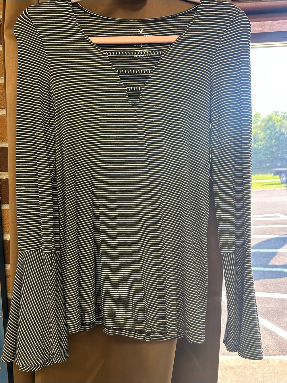 American Eagle Soft & Sexy T Shirt Womens XS Black Striped Long Bell Sleeves